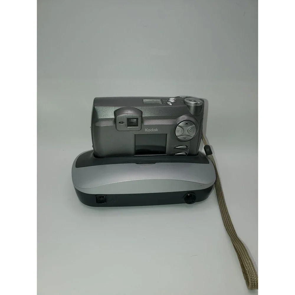 Kodak EasyShare DX4900 Digital Camera 4.0MP Dock and Cables Bundle